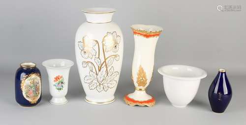 Six ancient porcelain vases, Germany, et cetera. Twice