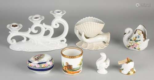 Seven parts of old / antique porcelain. Consisting of