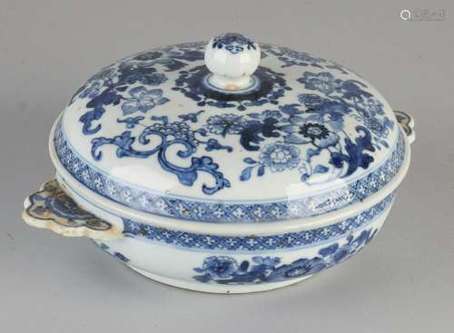 17th - 18th Century Chinese porcelain bowl with lid