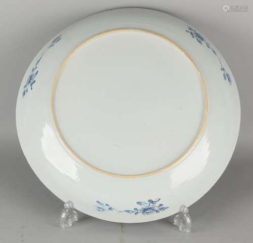 Very large Chinese porcelain Queng Lung dish with