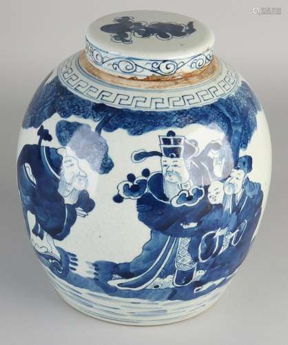 Large antique Chinese porcelain ginger jar with Chinese