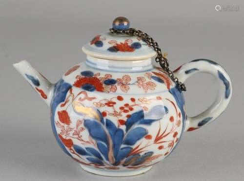 18th Century Chinese porcelain teapot with floral