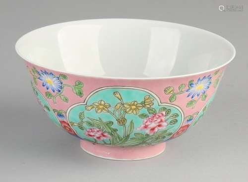 Chinese porcelain family rose bowl with floral