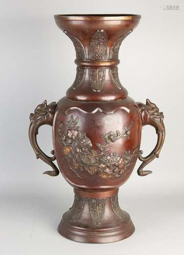 Very large 19th century Japanese / Chinese vase with