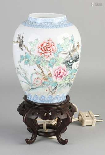 Chinese eggshell porcelain table lamp with Family Rose