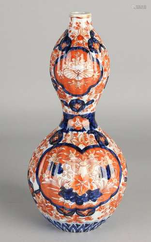 Large 19th century Imari porcelain vase with floral