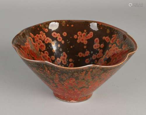 Large Chinese porcelain bowl with gold-brown iridescent