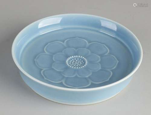 Beautiful blue Chinese porcelain cistern in