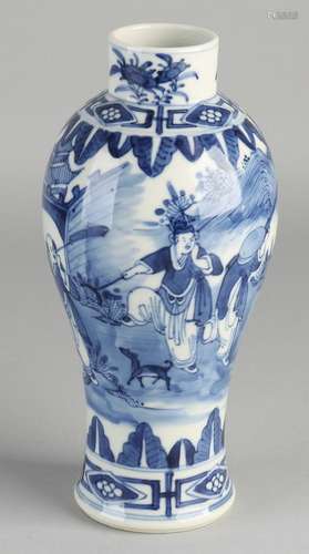 19th Century Chinese porcelain blue and white vase with