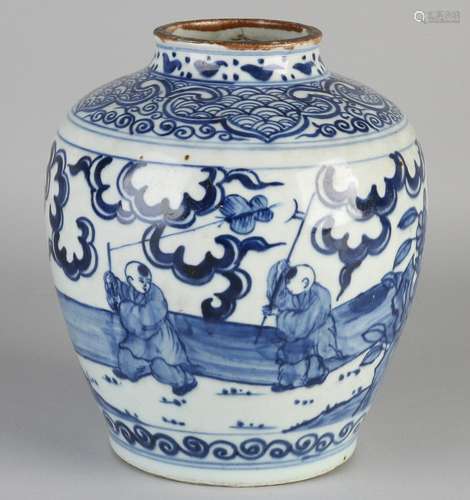 Antique Japanese or Chinese porcelain vase with zotjes