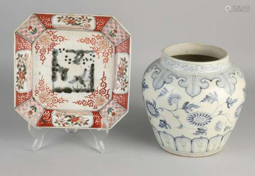 Two parts of Chinese porcelain. One octagonal dish with