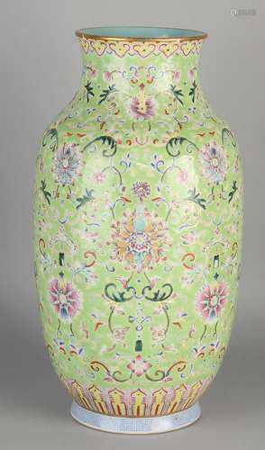 Large Chinese porcelain Family Rose vase with floral