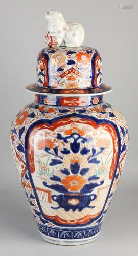 Large 19th century Imari porcelain vase with floral