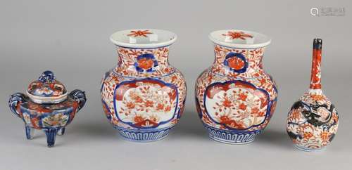 Four parts 19th century Imari porcelain. Comprising: