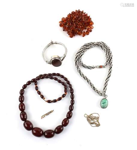 A group of jewellery, including, seed pearl bar brooch, fancy link necklace, both in 9 ct, a