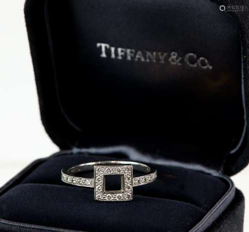 Tiffany & Co diamond ring set in platinum, ring size N 1/2 . CONDITIONplatinum weight 3.6