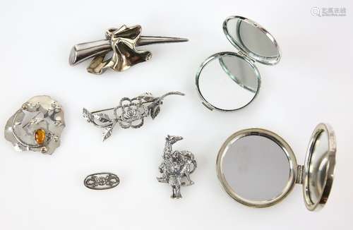 A mixed group of jewellery, 1950's silver rose brooch, pin roll catch fitting, 9.5 x 3.1cm, modern