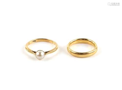 Two rings, 1930's wedding band, in 18 ct yellow gold, ring size M and a single pearl ring, mount