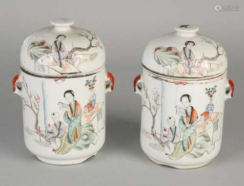 Two 19th century Chinese porcelain pot with lid stock