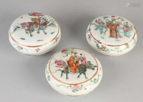 Three 19th century Chinese porcelain Family Rose