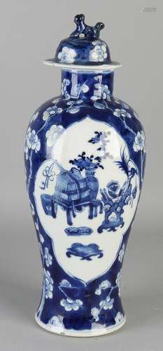 18th - 19th Century Chinese porcelain vase with Chinese