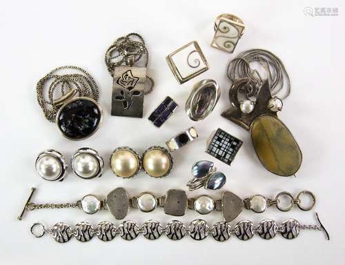 Group of silver jewellery, blister pearl and quartz bracelet, with a T-bar clasp, three pendants,