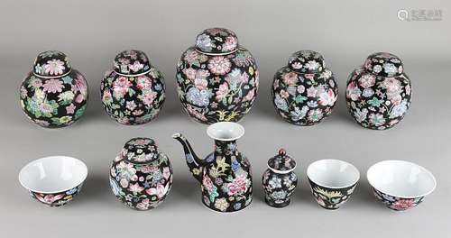 11x Chinese porcelain. Family Noir. 20th century. Among