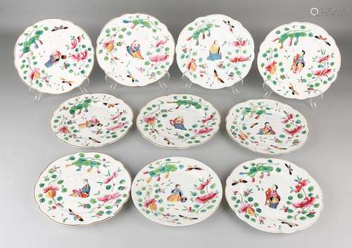 Ten antique porcelain plates with Chinese Family Rose