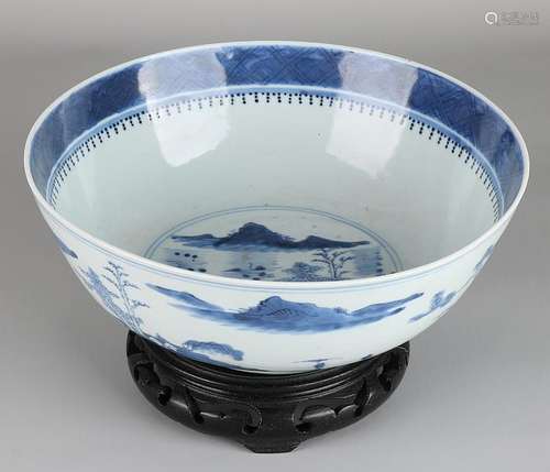 Large 19th century Kang Xi branded Chinese bowl with