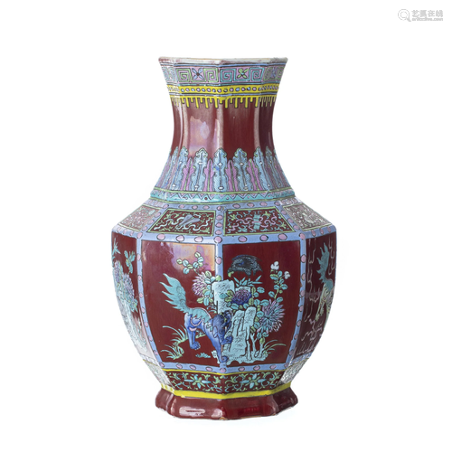 Faceted Chinese daoist porcelain vase, Ton…