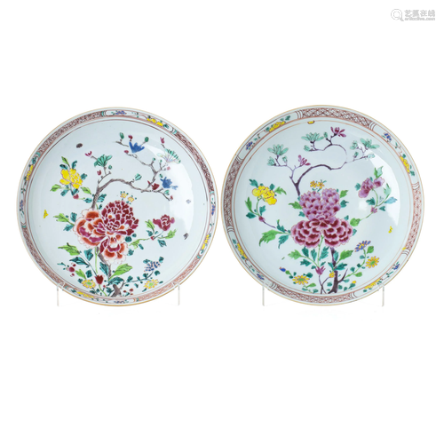 Pair of Chinese flowers porcelain bowls, …