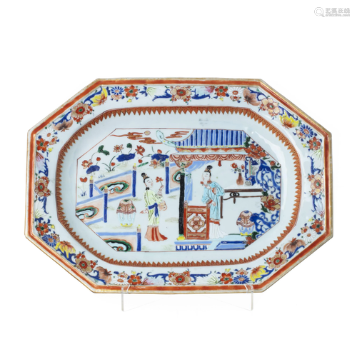 Large platter 'figures' in Chinese porcelain, Qian…