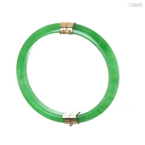 Green jadeite bracelet