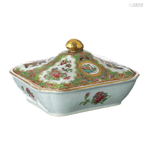 Chinese Rose medallion covered plate