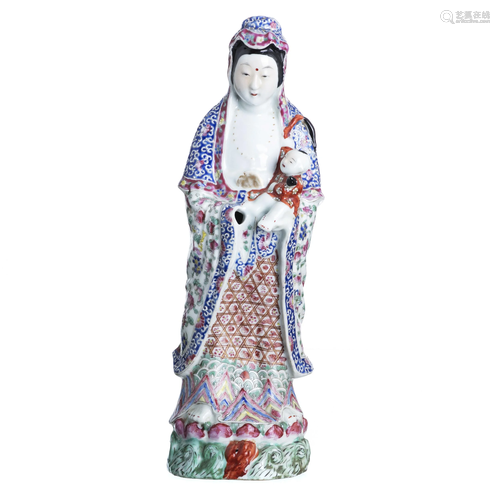 Guanyin in porcelain, Minguo