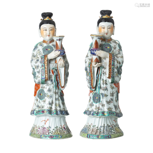 Pair of celestial beauties in Chinese porcelain