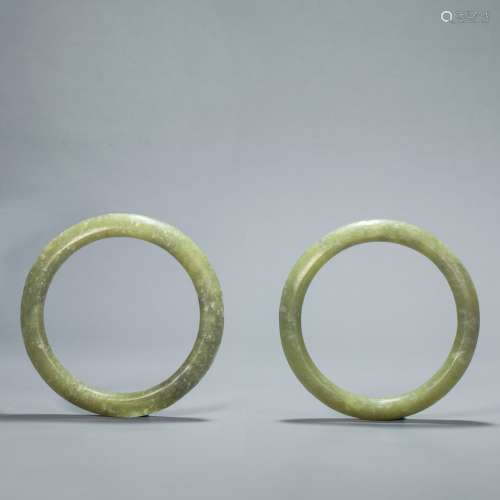 a pair of jade bracelet from Hong Shan Culture