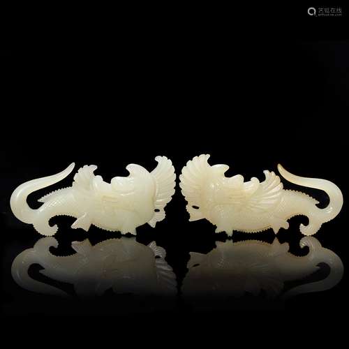 a pair of hetian jade earrinng from Qing