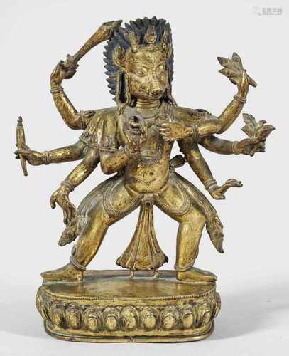 Ausdrucksstarke hinduistische Vahara-FigurBronze, feuervergoldet und teilw. blau staffiert.