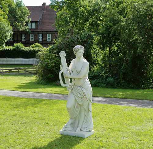 Italienischer Bildhauer(Tätig im 20. Jh. wohl in der Toskana)Große Parkskulptur einer Muse mit