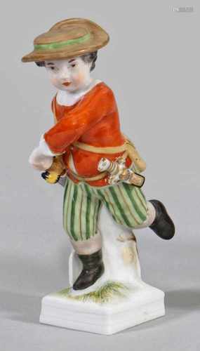 Knabe als JägerIn der Hand einen Vogel haltend. Polychrome Malerei mit wenig Gold. Besch.; Rest.;