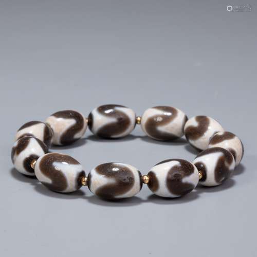 tiger teeth pattern dzi bracelet from Tang