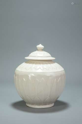 Ding kiln white ceramic vessel from Song