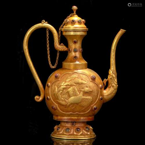 gold with gem inlayed wine pot from Liao