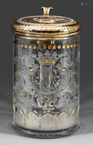 Potsdamer Münz-DeckelhumpenFarbloses Glas, geschliffen, geschnitten und teilw. vergoldet. Über