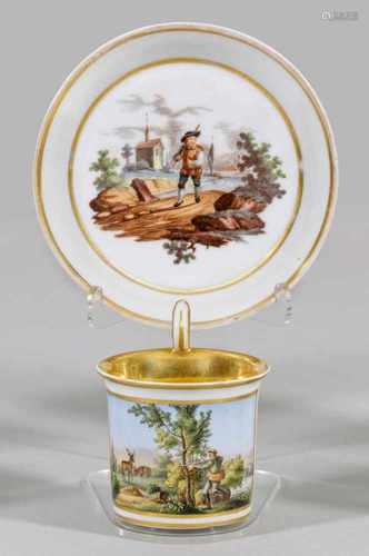 Biedermeier-Ziertasseund Untertasse. Zylindrisch mit ausschwingendem Rand, Volutenhenkel.