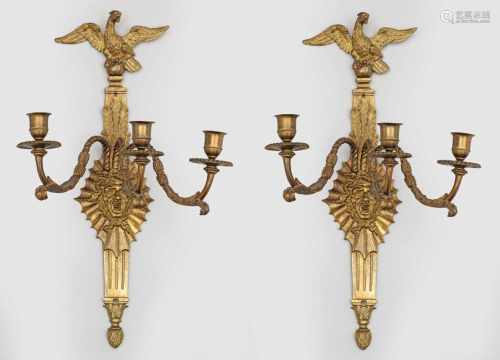 Paar Empire-Wandappliken mit Medusenköpfennach einem Entwurf von Luigi Valadier3-flg.; Bronze.