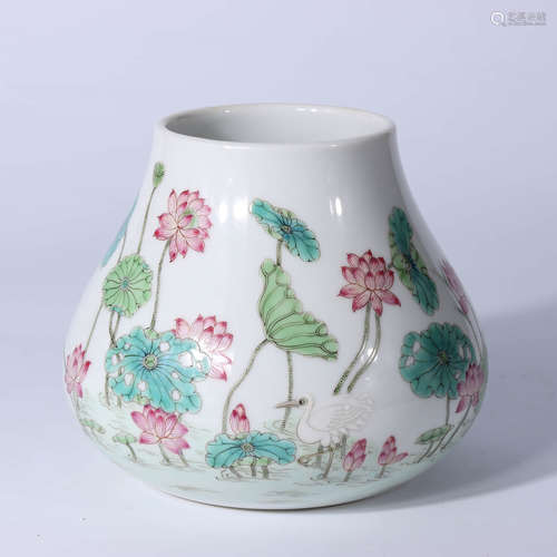 A Chinese Floral Famille Rose Porcelain Water Pot