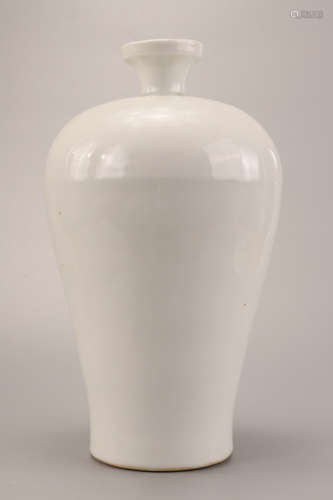 A Chinese White Glaze Porcelain Plum Vase