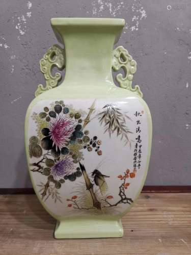 A Chinese Double Ears Porcelain Square Vase 